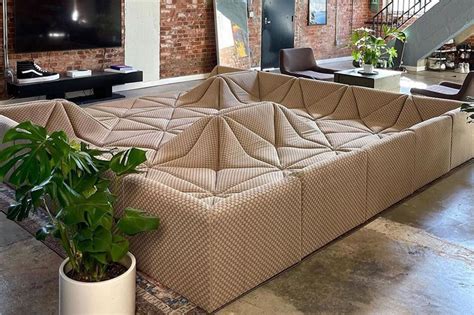 dune sofa gucci prix|Pierre Paulin's Dune Couch Is the Avant.